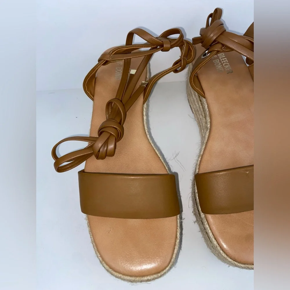 Platform Sandals Tan Leather Size 7.5 Gold accents 3 inches Bleecker & Bond